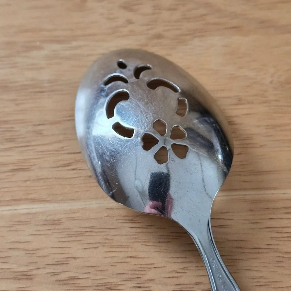 Oneida CELLO Stainless Pierced Serving Spoon 8 3/8
